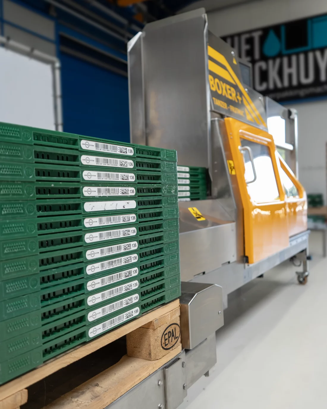 Frutmac Boxer Kratten voor machine kratten opzetten