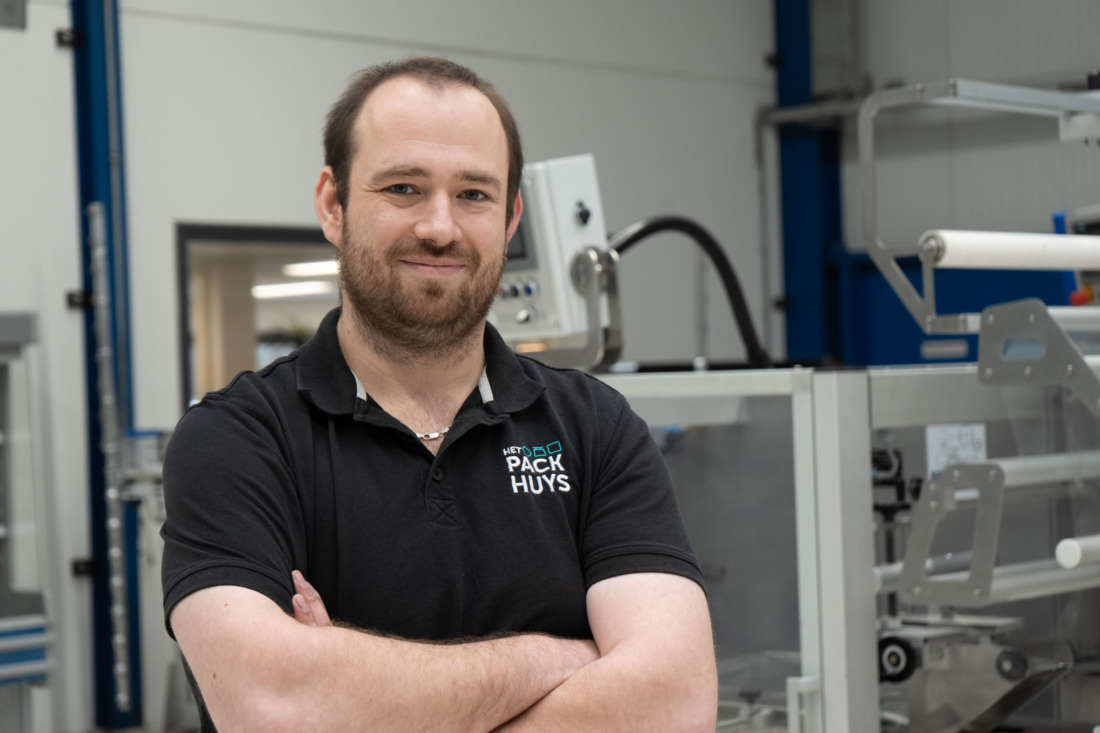 Monteur Mike Showroom Barsch